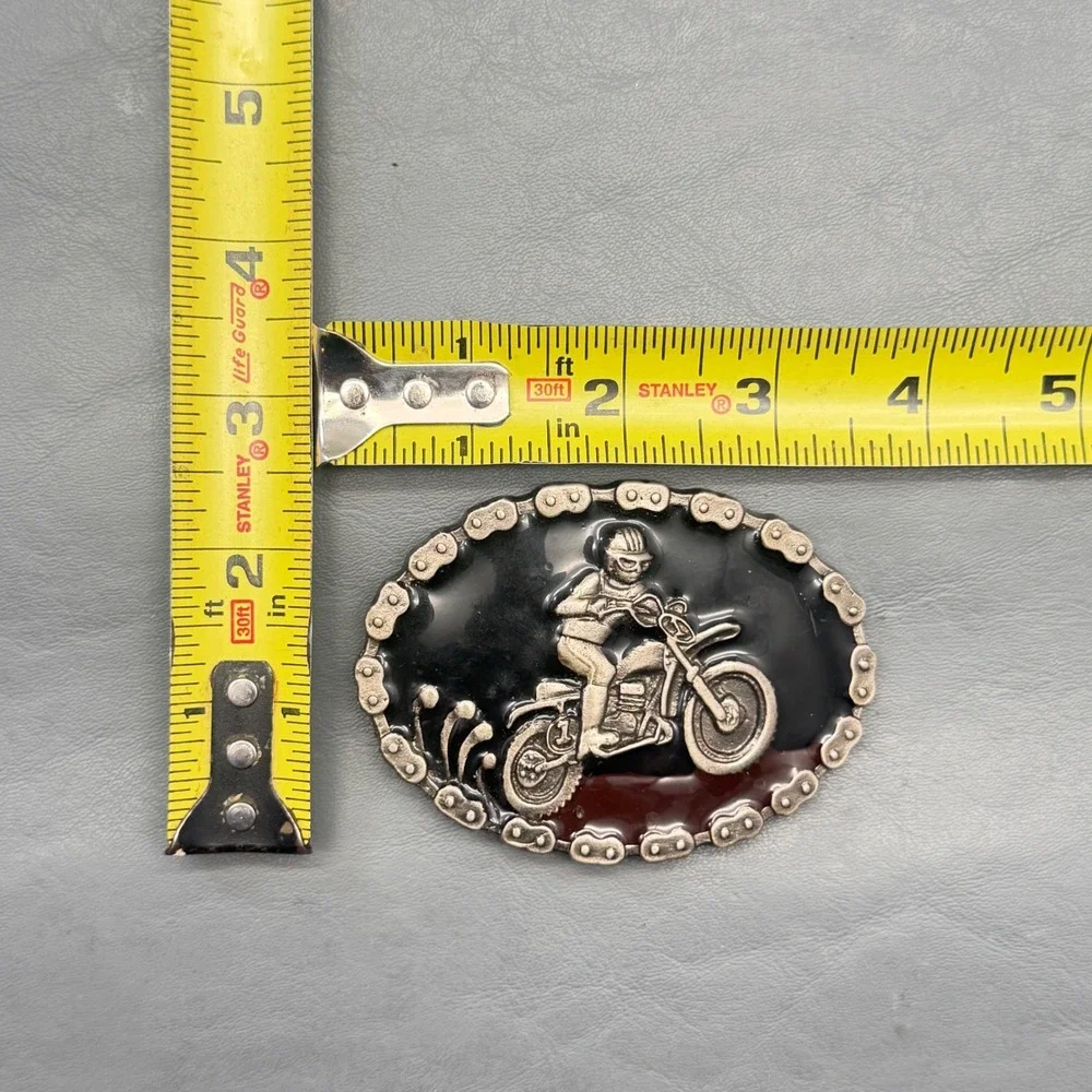 Vintage Motorcycle Dirt Bike Belt Buckle BMX Racing Chain Enameled Pewter Oval V
